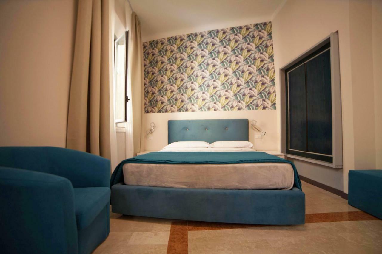 Double Room,877758713:JPEG